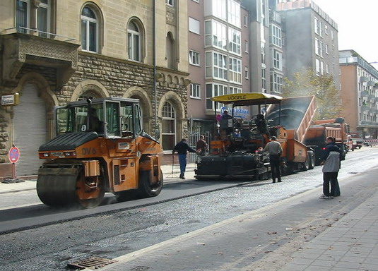 Pressebild: Sanierung Wasser- und Abwasserleitungen Bernstrasse